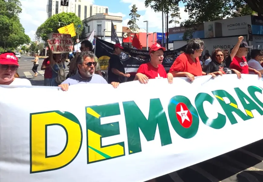 Carlos Bernardo participa em Campo Grande de ato contra anistia e ‘PEC da Blindagem’