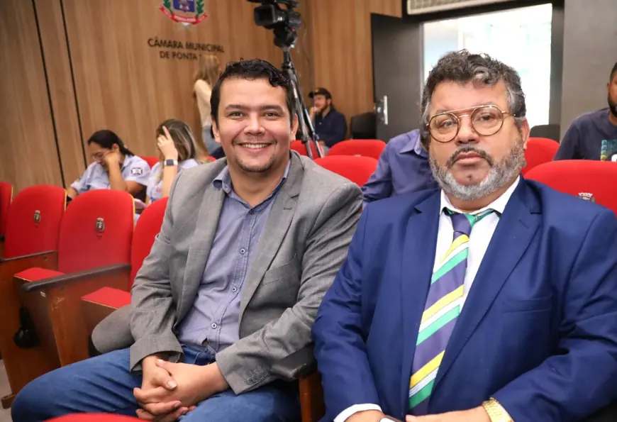 Carlos Bernardo prestigia sessão e destaca  relevância do Legislativo de Ponta Porã