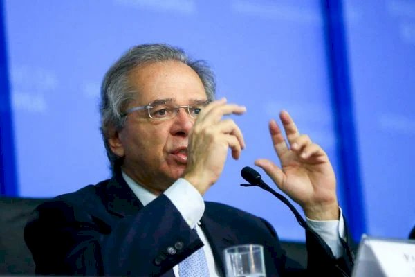 Ministério da Economia aumenta previsão do PIB e vê inflação menor