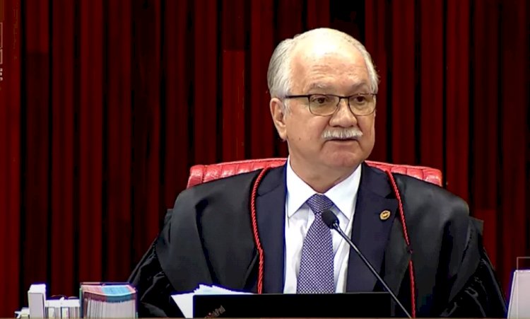 Fachin divulga mensagem em defesa da democracia e contra atos que 'flertam com o retrocesso'