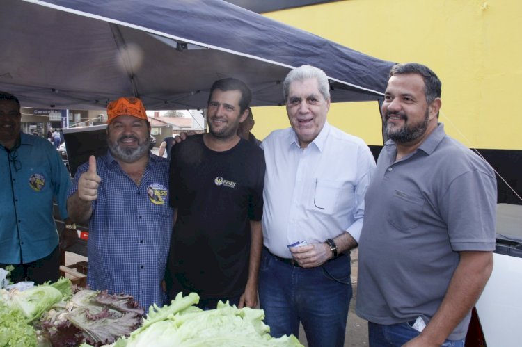 Carlos Bernardo visita Feira Central em Nova Andradina