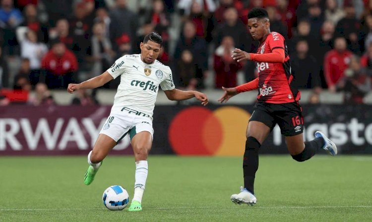 Palmeiras e Athletico-PR decidem primeiro finalista da Libertadores