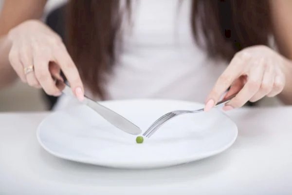 Veja problemas de saúde causados por dietas restritivas