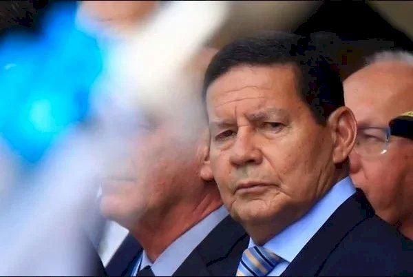 Mourão nomeia ex-deputado do PSB para seu gabinete no Senado