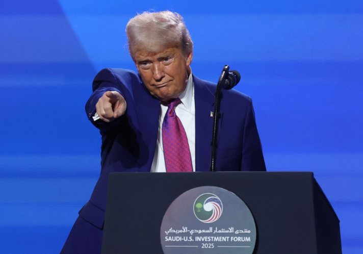 Trump afirma que Irã pediu cessar-fogo, mas governo iraniano nega negociação