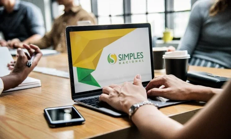 Micro e pequenas empresas ganham novo prazo para escolher o Simples Nacional em 2027