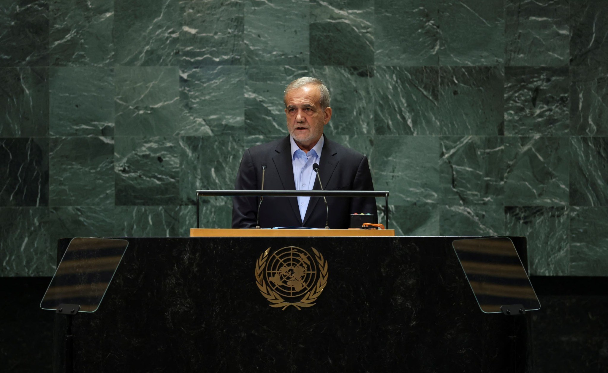 Presidente do Irã diz na ONU que país não vai se render aos EUA, mas defende caminho diplomático