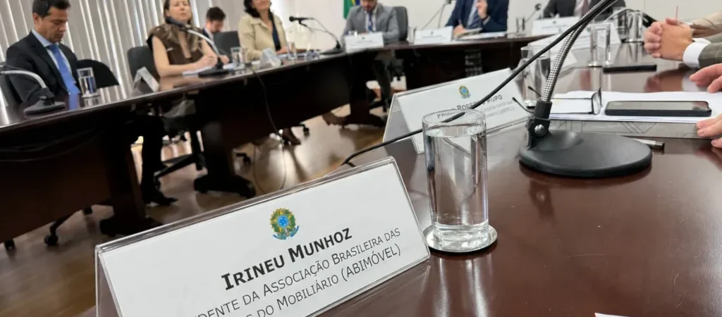 Governo destina R$ 6,49 bilhões para apoiar exportadores afetados por tarifas dos Estados Unidos