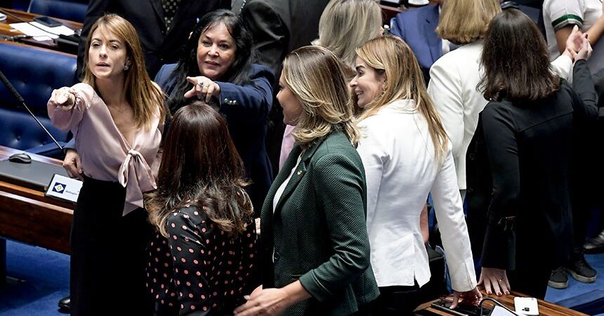 Mulheres conquistam bancada recorde, mas seguem abaixo de um quarto do Congresso