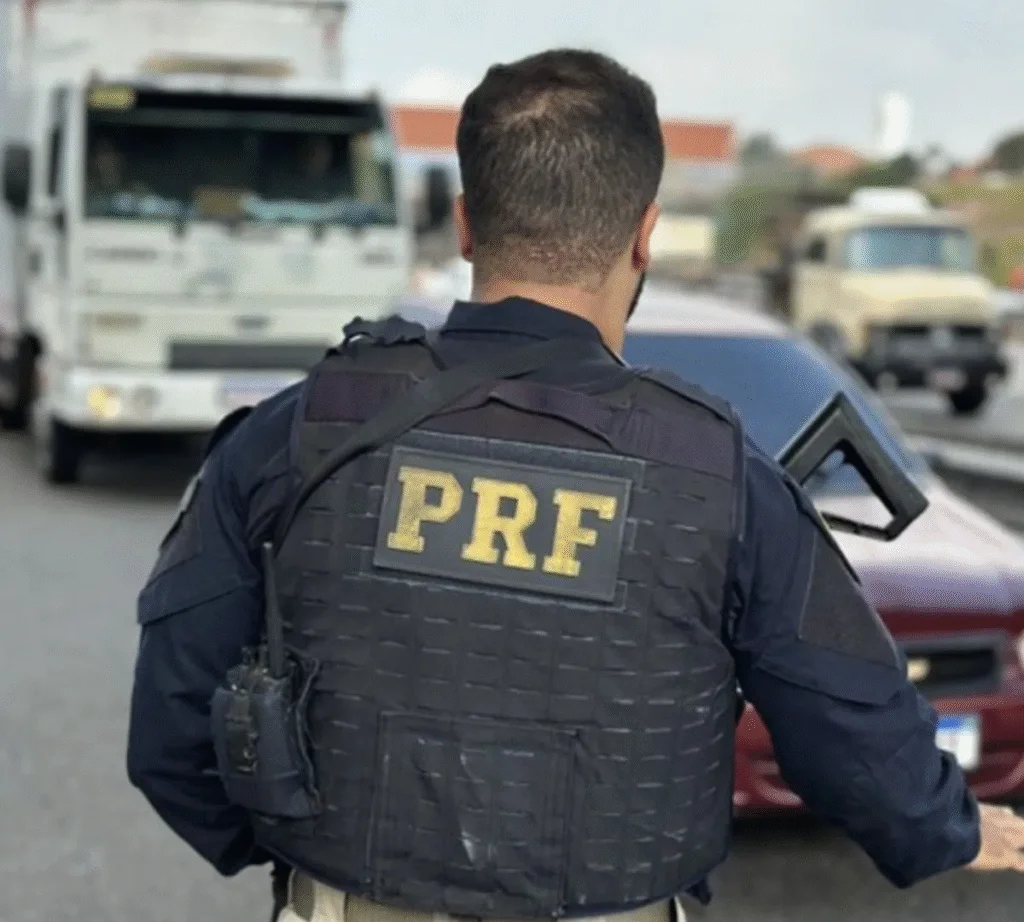 PRF reforça fiscalização no feriado e concentra atenção em romarias de Aparecida e do Círio